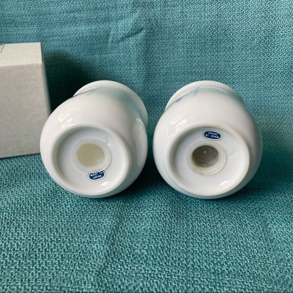 Corelle Decorated Salt & Pepper Shakers Pattern Shadow Iris Floral Design - Picture 7 of 9